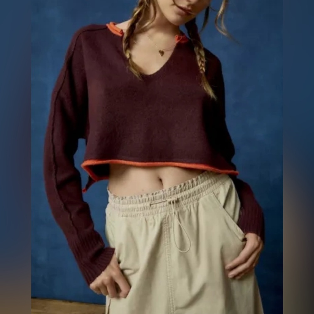 BDG Urban Outfitters Cardiff Notched Cropped Pullover Sweater, size XS